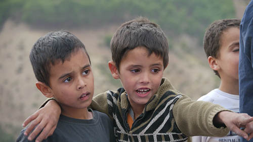 deux enfants lors du projet Nawak Production