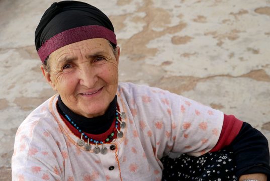Femme lors des rencontres berbères au village de Tagmat