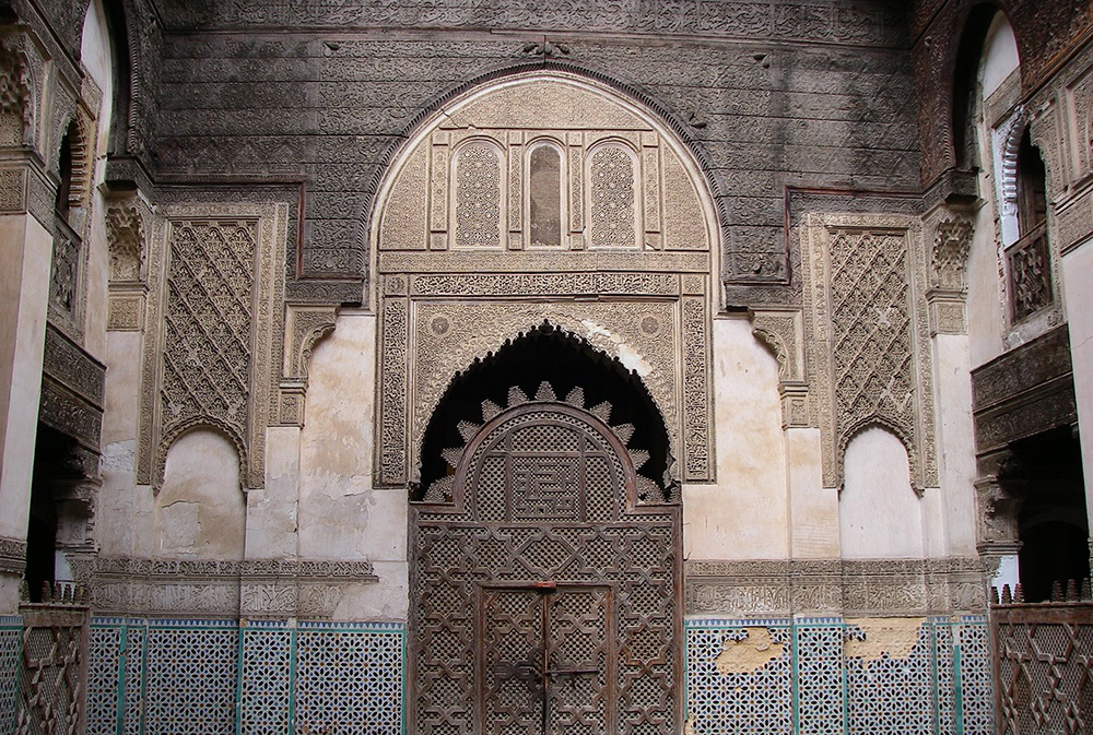 Façade d'un palais marocain lors du voyages autour des villes impériales marocaines